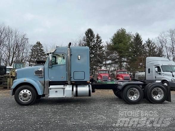 Freightliner 122SD Conventional Trucks / Tractor Trucks