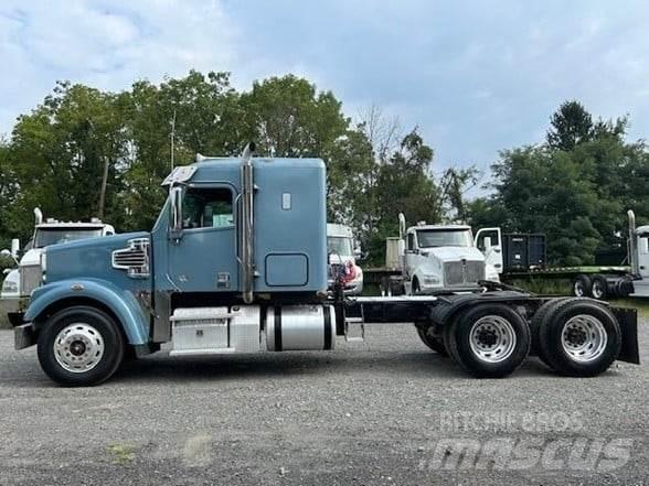 Freightliner 122SD Conventional Trucks / Tractor Trucks
