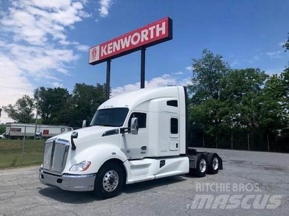 Kenworth T680 Conventional Trucks / Tractor Trucks