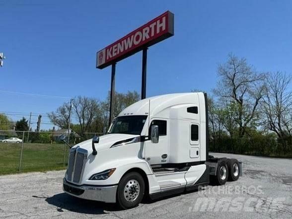 Kenworth T680 Conventional Trucks / Tractor Trucks
