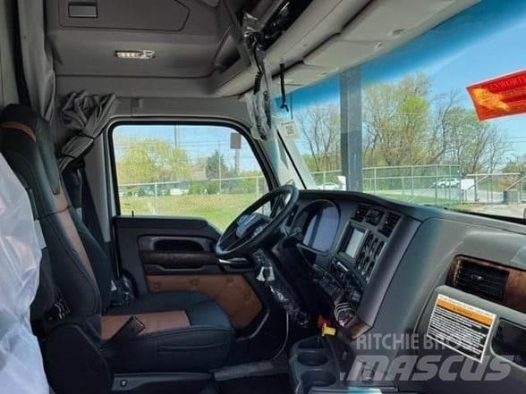 Kenworth T680 Conventional Trucks / Tractor Trucks
