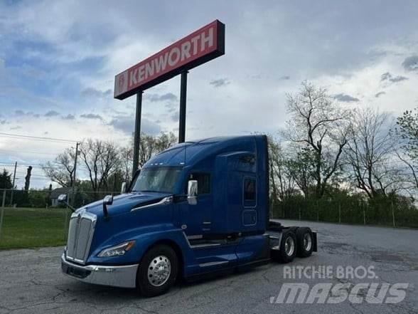 Kenworth T680 Conventional Trucks / Tractor Trucks