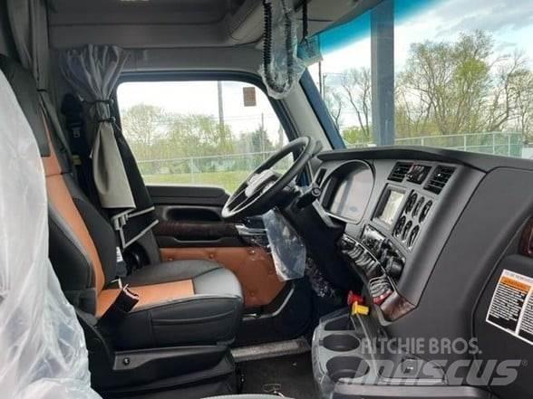 Kenworth T680 Conventional Trucks / Tractor Trucks