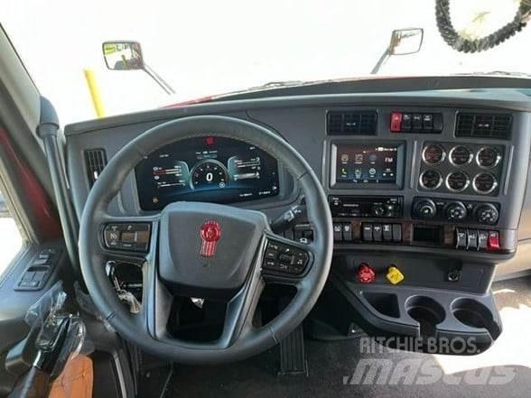 Kenworth T680 Conventional Trucks / Tractor Trucks