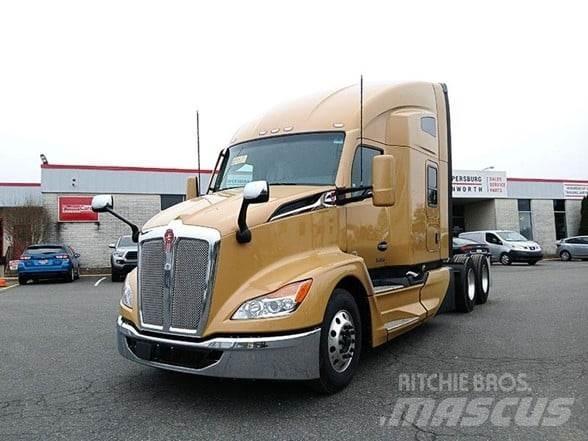 Kenworth T680 Conventional Trucks / Tractor Trucks