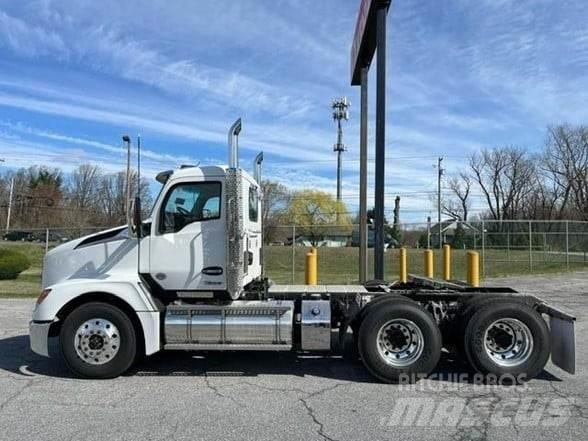 Kenworth T680 Conventional Trucks / Tractor Trucks