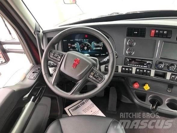 Kenworth T680 Conventional Trucks / Tractor Trucks