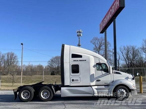 Kenworth T680 Conventional Trucks / Tractor Trucks