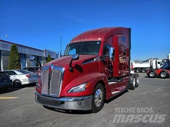 Kenworth T680 Conventional Trucks / Tractor Trucks