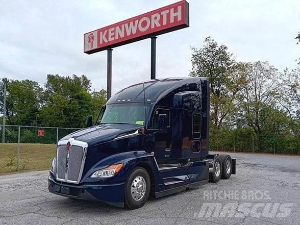 Kenworth T680 Conventional Trucks / Tractor Trucks