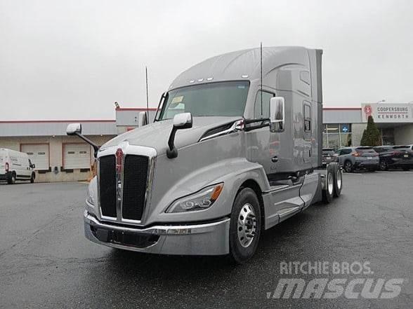 Kenworth T680 Conventional Trucks / Tractor Trucks