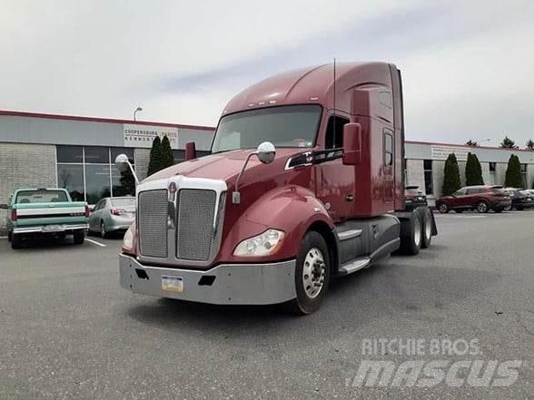 Kenworth T680 Conventional Trucks / Tractor Trucks