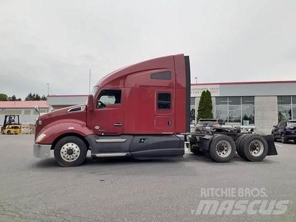 Kenworth T680 Conventional Trucks / Tractor Trucks