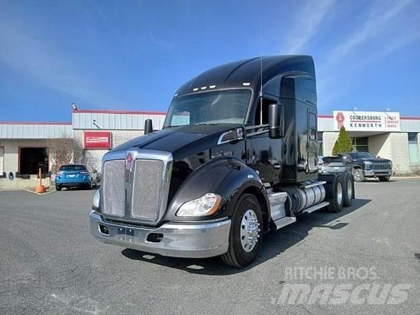 Kenworth T680 Conventional Trucks / Tractor Trucks