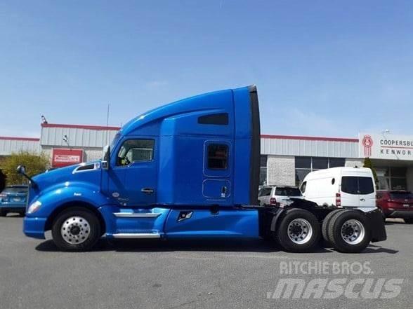 Kenworth T680 Conventional Trucks / Tractor Trucks