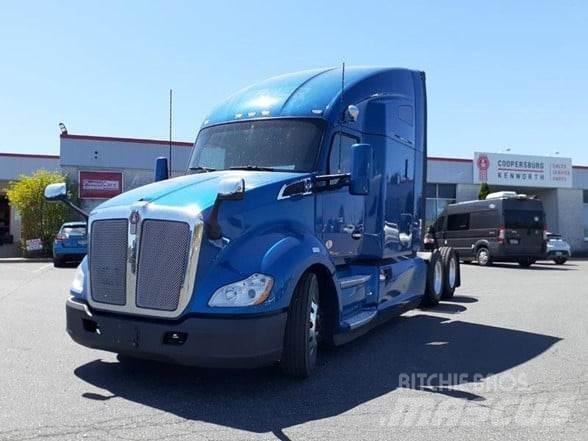 Kenworth T680 Conventional Trucks / Tractor Trucks