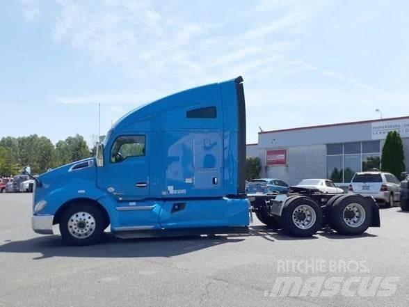 Kenworth T680 Conventional Trucks / Tractor Trucks