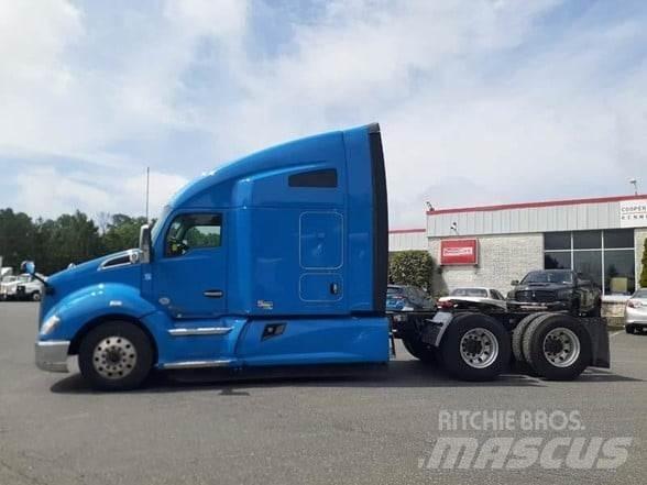 Kenworth T680 Conventional Trucks / Tractor Trucks