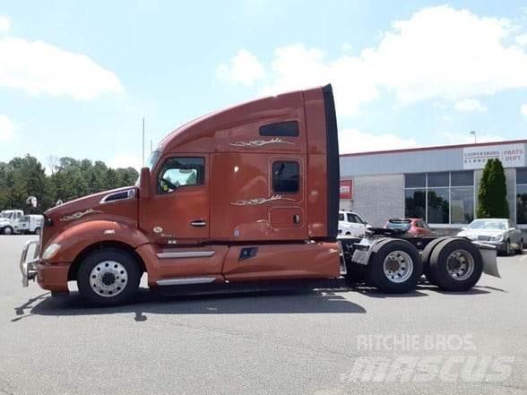 Kenworth T680 Conventional Trucks / Tractor Trucks