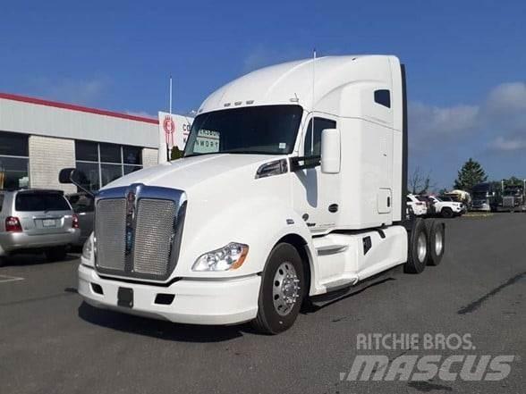 Kenworth T680 Conventional Trucks / Tractor Trucks