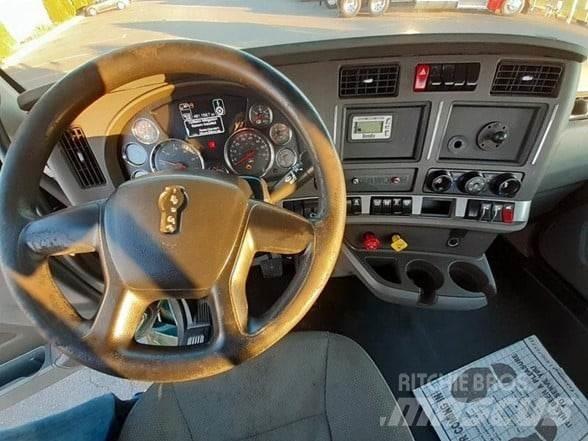 Kenworth T680 Conventional Trucks / Tractor Trucks