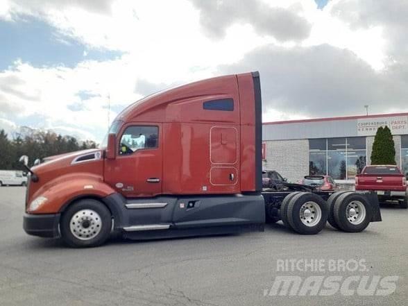 Kenworth T680 Conventional Trucks / Tractor Trucks