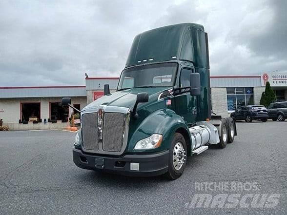 Kenworth T680 Conventional Trucks / Tractor Trucks