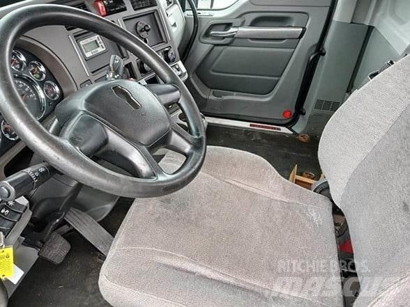 Kenworth T680 Conventional Trucks / Tractor Trucks