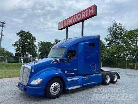 Kenworth T680 Conventional Trucks / Tractor Trucks