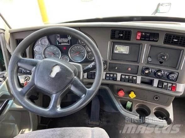 Kenworth T680 Conventional Trucks / Tractor Trucks