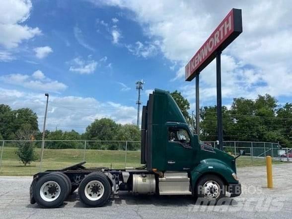 Kenworth T680 Conventional Trucks / Tractor Trucks