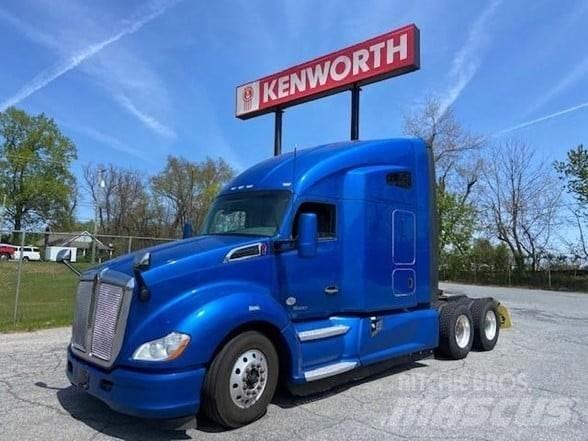 Kenworth T680 Conventional Trucks / Tractor Trucks