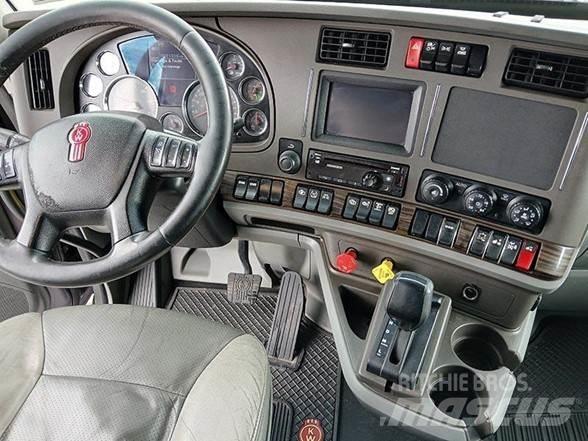 Kenworth T680 Conventional Trucks / Tractor Trucks