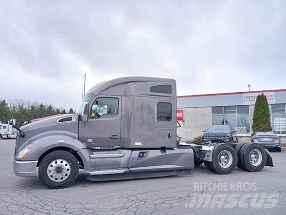 Kenworth T680 Conventional Trucks / Tractor Trucks