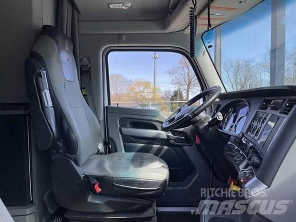Kenworth T680 Conventional Trucks / Tractor Trucks