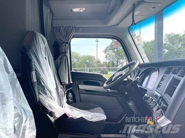 Kenworth T680 Conventional Trucks / Tractor Trucks