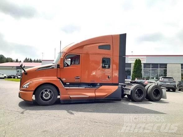 Kenworth T680 Conventional Trucks / Tractor Trucks