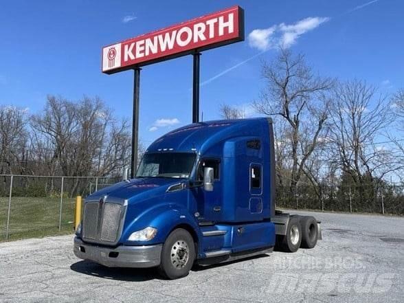 Kenworth T680 Conventional Trucks / Tractor Trucks