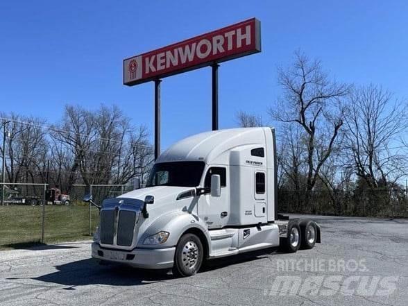 Kenworth T680 Conventional Trucks / Tractor Trucks