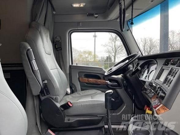 Kenworth T680 Conventional Trucks / Tractor Trucks