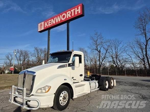 Kenworth T680 Conventional Trucks / Tractor Trucks