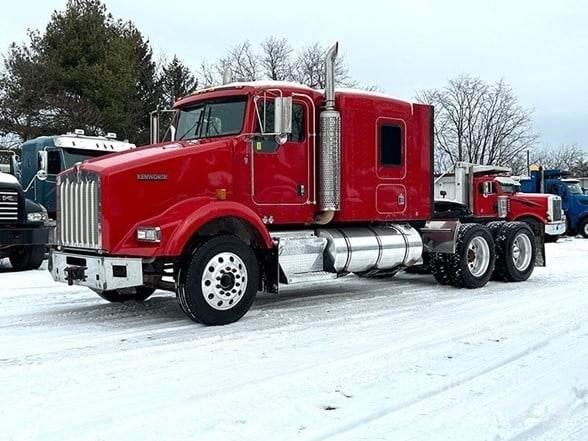 Kenworth T800 Conventional Trucks / Tractor Trucks