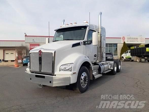 Kenworth T880 Conventional Trucks / Tractor Trucks