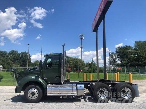 Kenworth T880 Conventional Trucks / Tractor Trucks