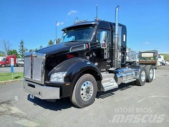 Kenworth T880 Conventional Trucks / Tractor Trucks