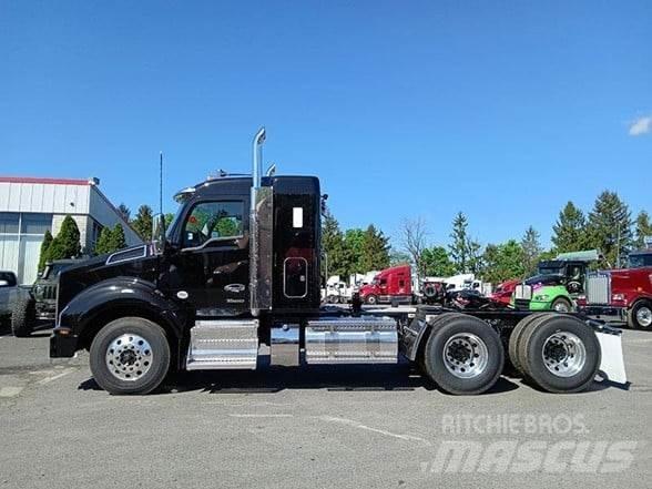 Kenworth T880 Conventional Trucks / Tractor Trucks
