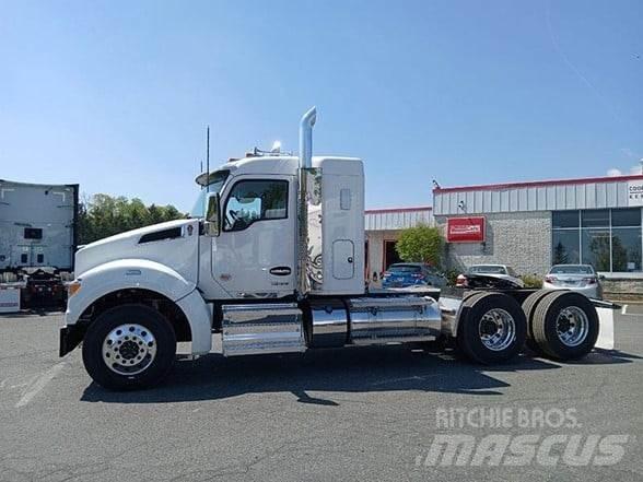 Kenworth T880 Conventional Trucks / Tractor Trucks