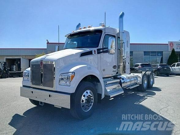 Kenworth T880 Conventional Trucks / Tractor Trucks