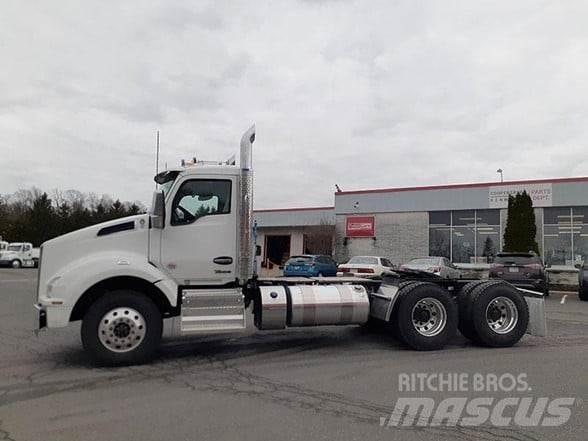 Kenworth T880 Conventional Trucks / Tractor Trucks