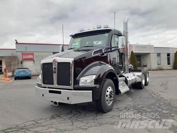 Kenworth T880 Conventional Trucks / Tractor Trucks
